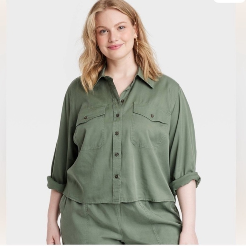 NWT Universal Thread Button Down